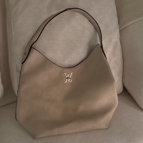 Louis Vuitton Lockme Hobo Handbag - Picture 1 of 6